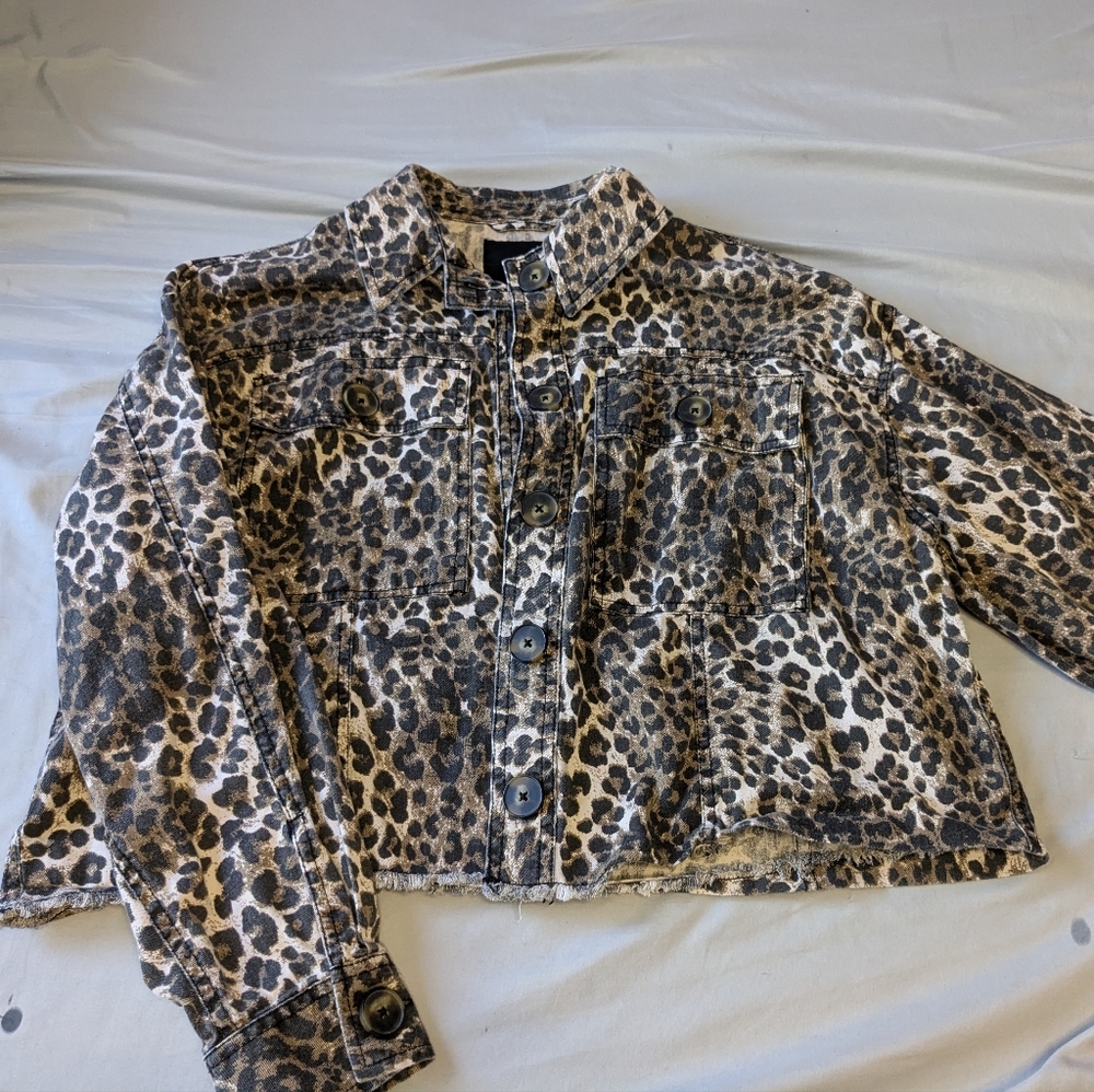 EUC Leopard print jacket/shacket (Medium) - Picture 3 of 9